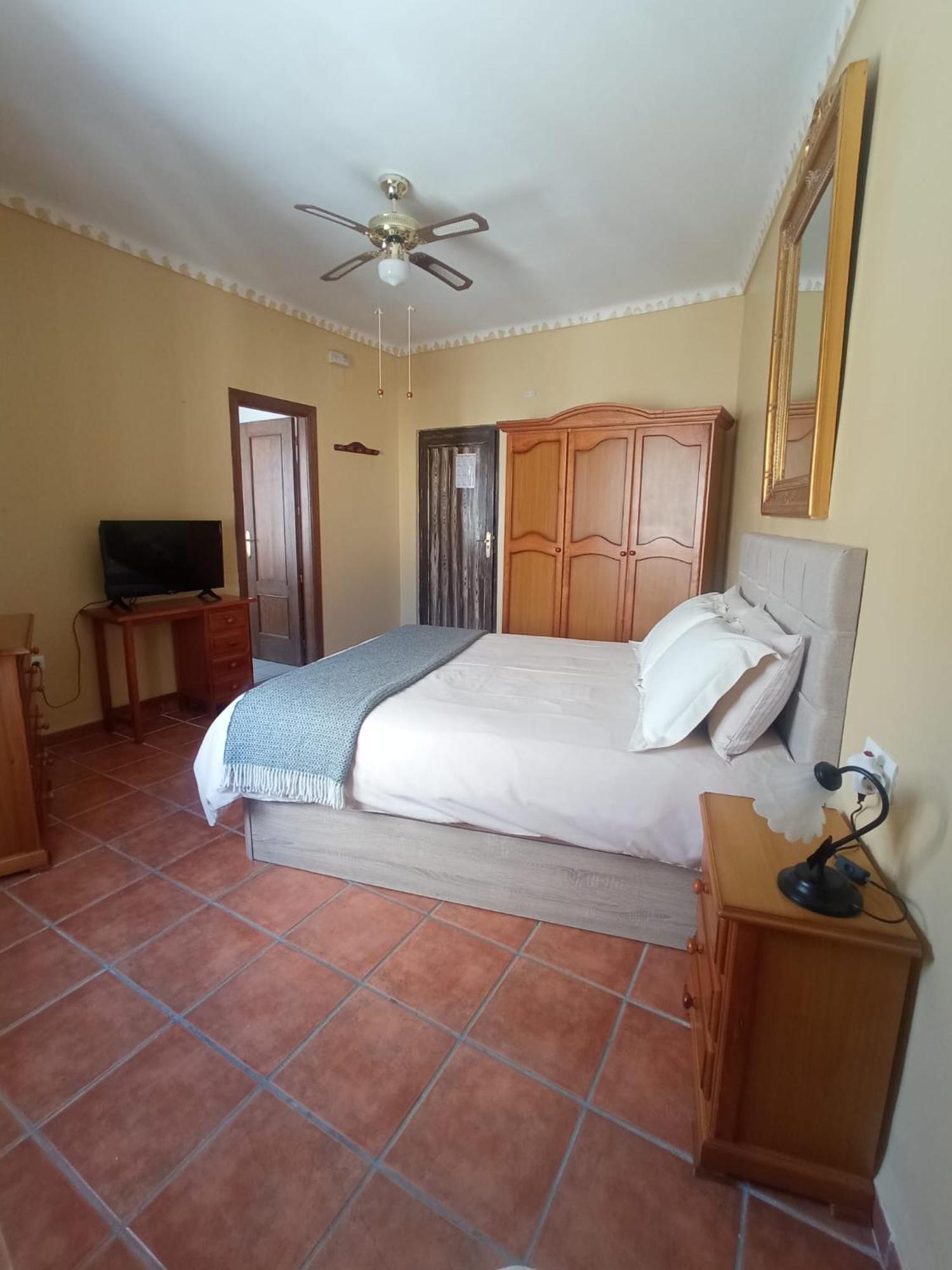 Hostal R-Conecta Cuevas De San Marcos Eksteriør billede