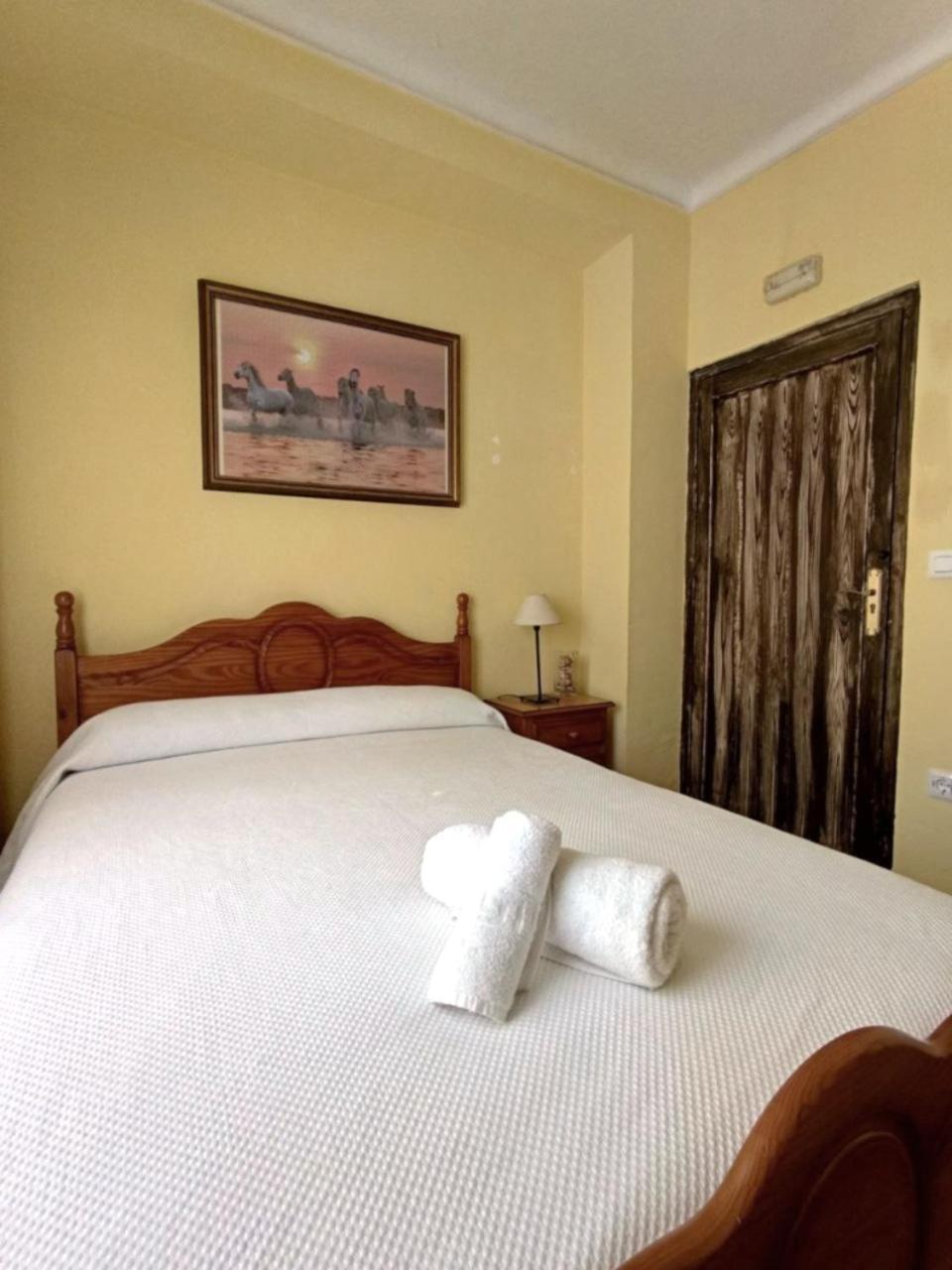 Hostal R-Conecta Cuevas De San Marcos Eksteriør billede
